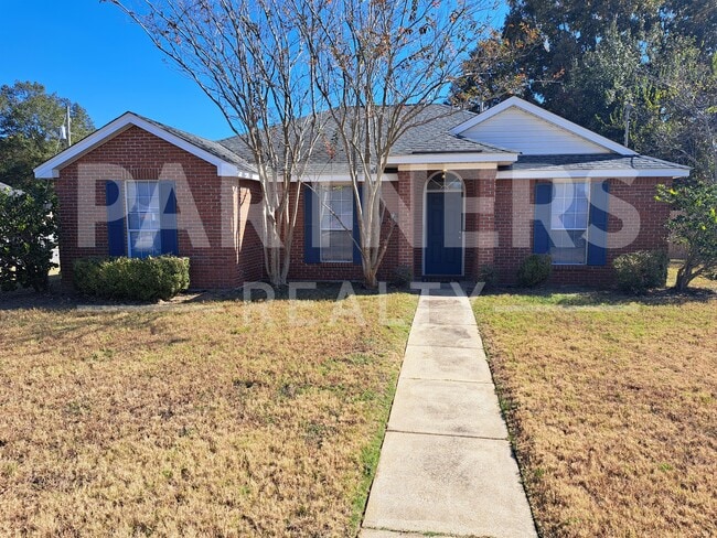 Photo - 844 Brookland Curv