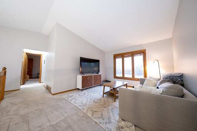 Photo - 825 Golden Meadow Rd