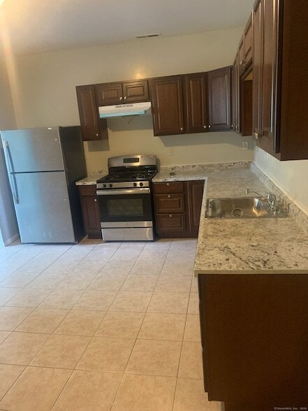 Building Photo - 1406 Stratford Ave Unit 1410 Stratford Rental