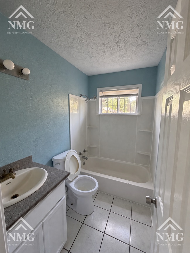3380 Shady Oaks St Unidad B