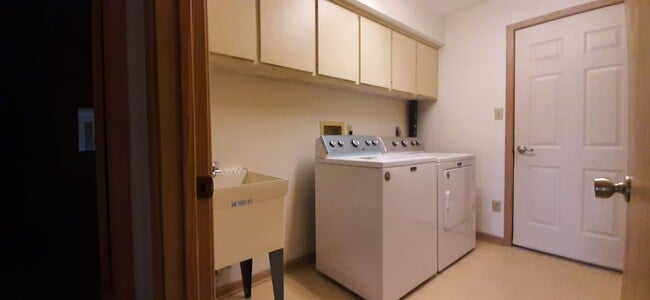 Photo - 204 Snead Dr