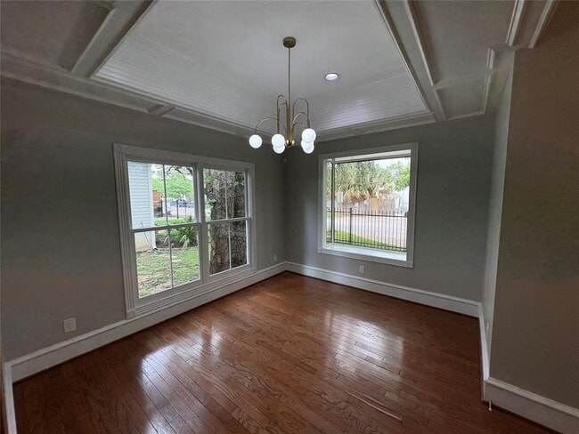 Photo - 1204 W 39th St