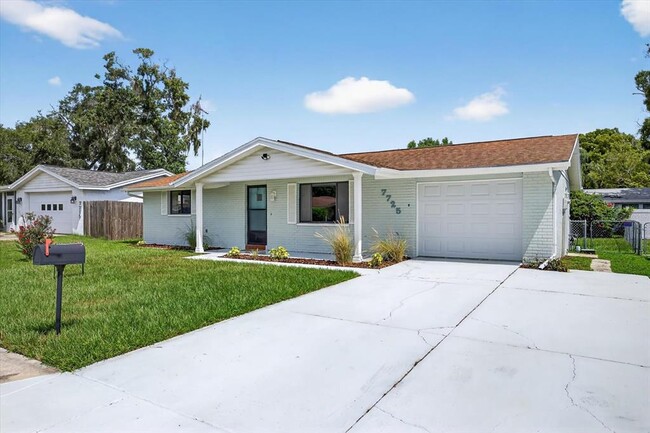 Photo - 7725 Summertree Ln