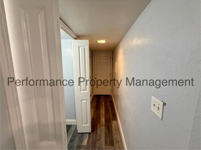Photo - 1108 McDonald Way Unit B
