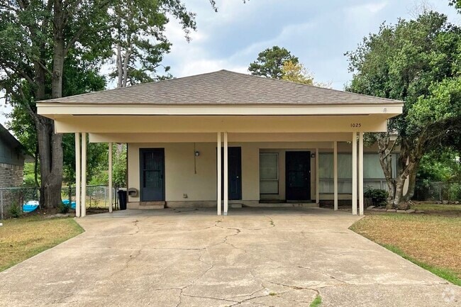 Building Photo - 1025 Louise Ln Rental