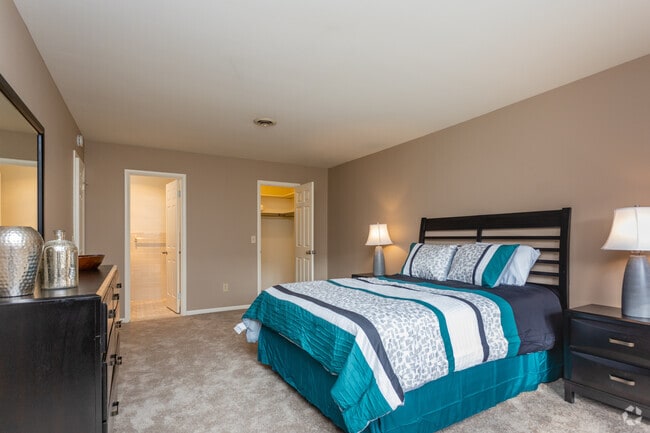 2BR, 2BA-1185SF