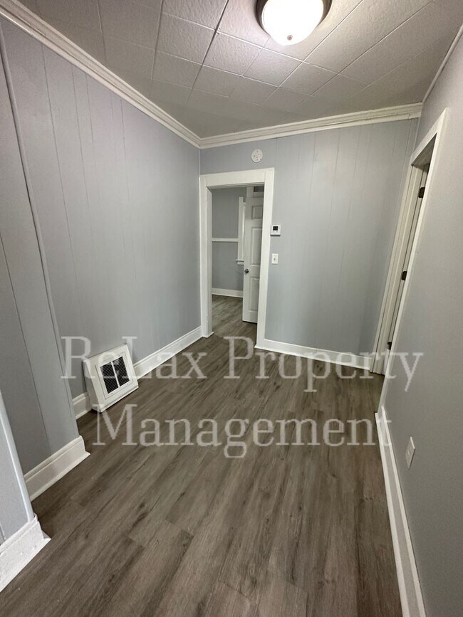 Single Family Home in Waukesha Rental House Rental in Waukesha, WI