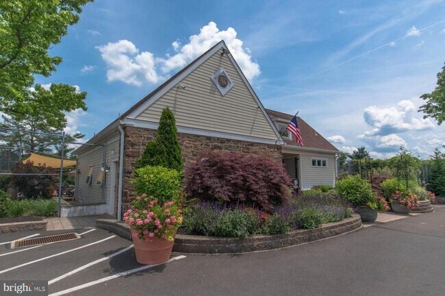 Photo - 16 Runnemede Rd