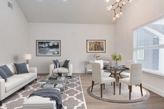 Photo - 1123 W 17th St