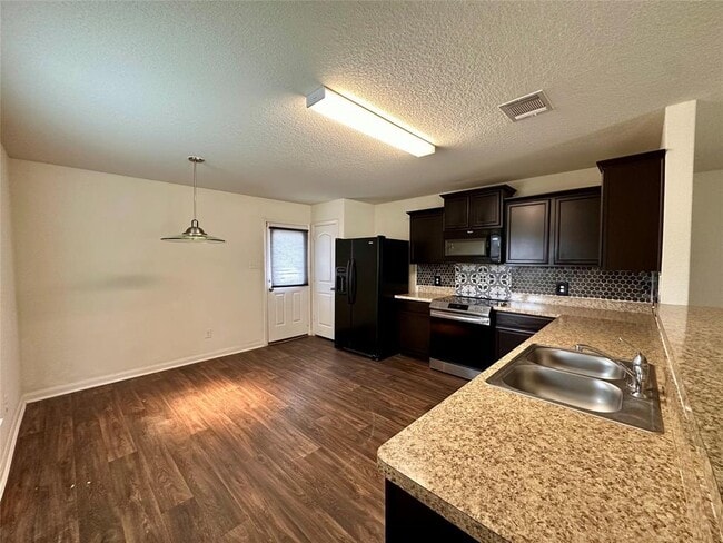 Photo - 1469 Breanna Ln