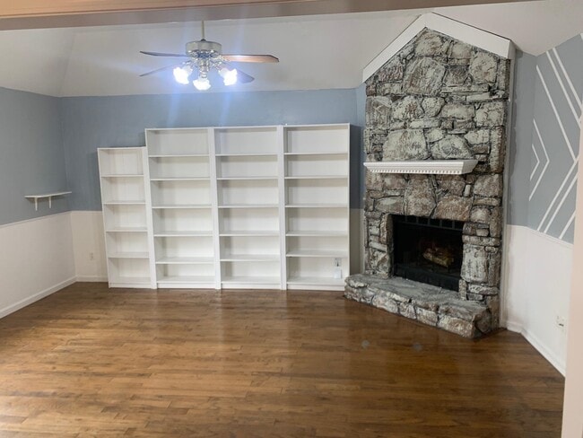 Photo - 5545 Oak Branch Cir N