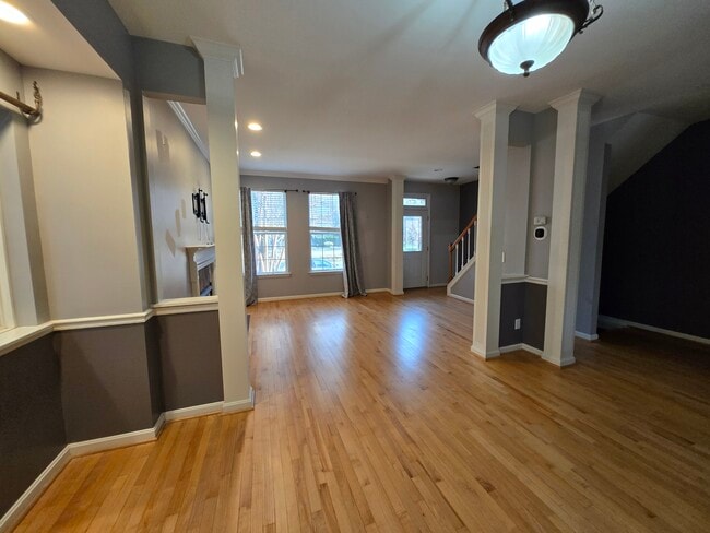 Photo - 929 Weninger Cir