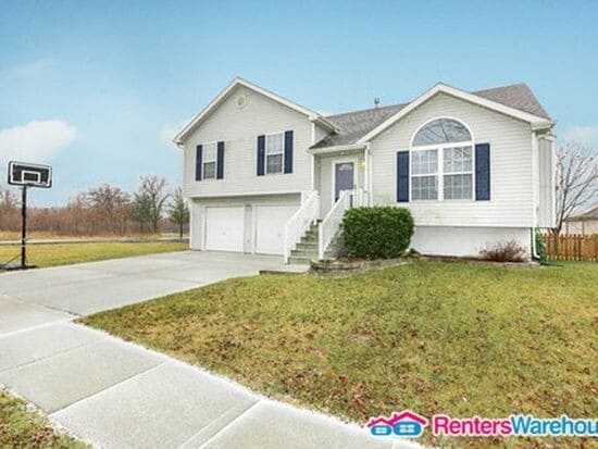 Building Photo - Beautiful 3 bed, 2.5 baths in Kearney. Ava... Rental
