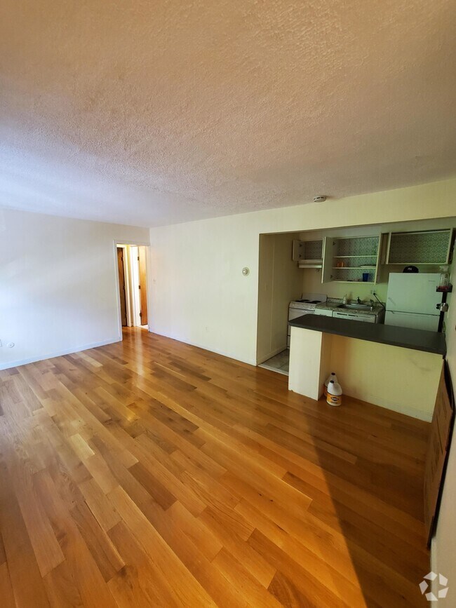 Building Photo - 85 Trowbridge St Unit 77-22 Rental