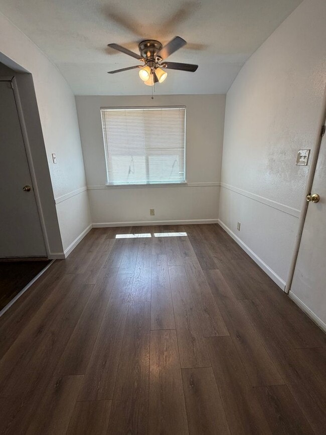 Photo - 2140 48th Ave