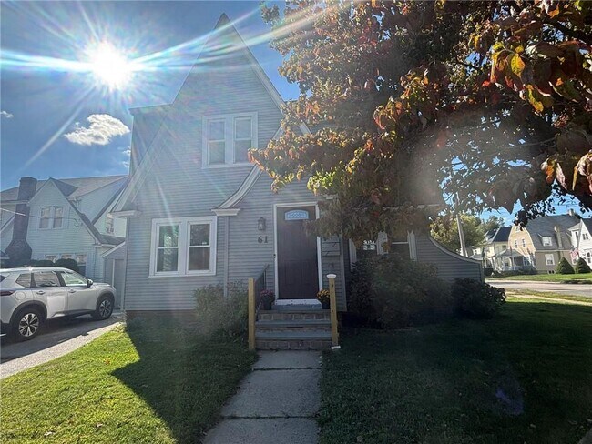 Photo - 61 Warwick Ave