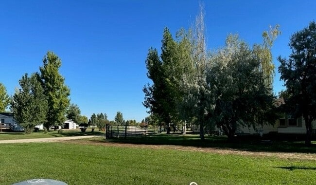 Photo - 2 bed, 2 bath, detached heated shop, great...