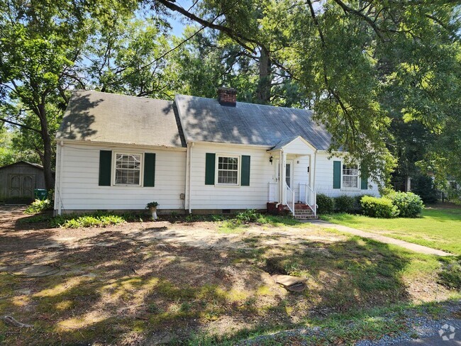 Building Photo - Spacious 3 Bedroom 2 Bath Rancher in Henri... Rental