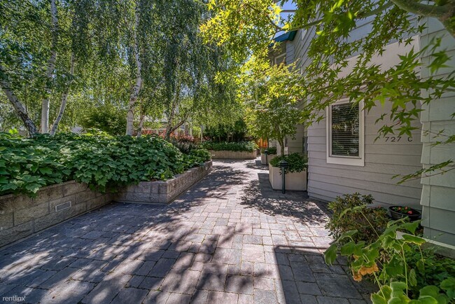 Photo - 3 br, 2.5 bath Condo - 727 Loma Verde Aven...