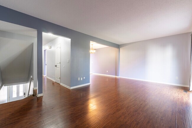 Photo - 2363 Dorland Ln E