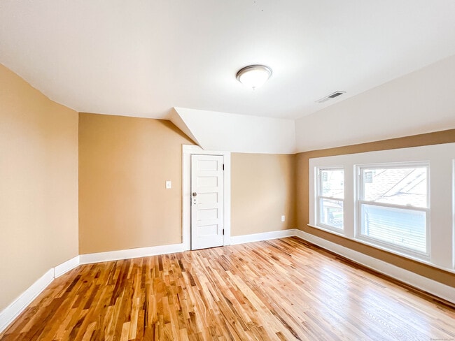 Photo - 63 Eaton St Unit 3