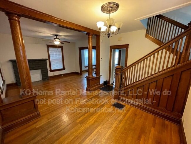 Photo - 3554 Genessee St