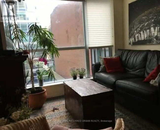 230 King St E Unit 304