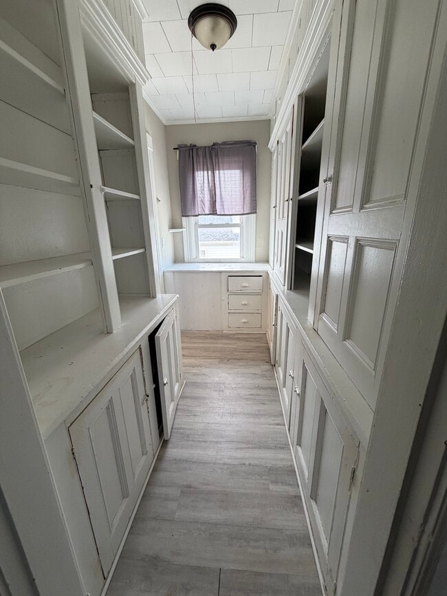 Photo - 21 Merwin St Unit Apartment 2 // 4Bed