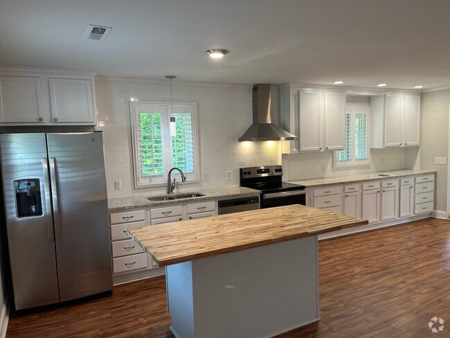 Building Photo - 810 Wannamaker Ave Rental