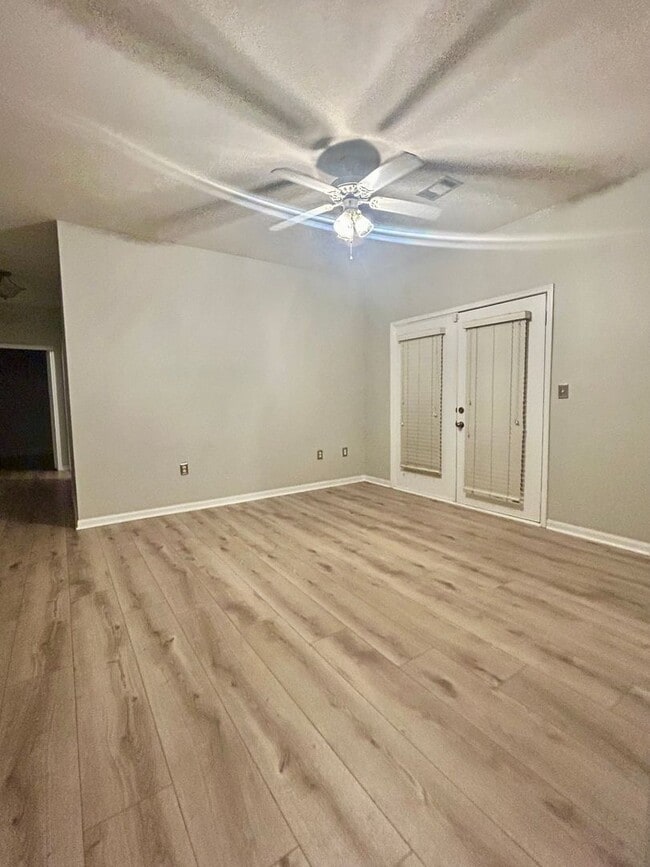 Photo - Condo in Auburn