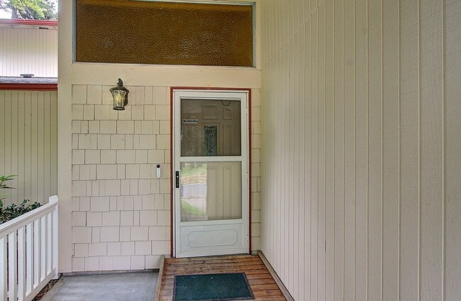 Photo - Bright 3 Bedroom 2 Bath Home in Pinebrook! Stainless Appliance Package