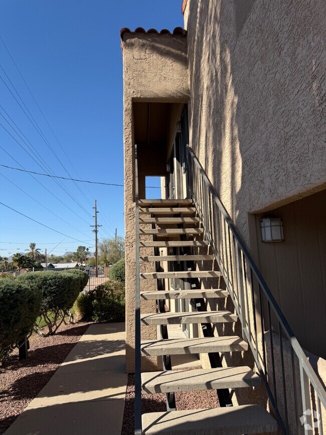 Building Photo - 1745 E Glenn St Rental