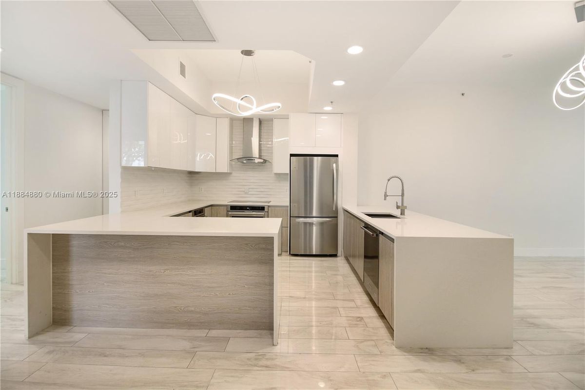 Photo - 14951 Royal Oaks Ln