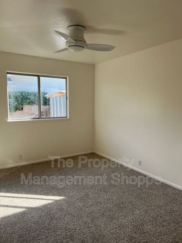 851 Montgomery Ave