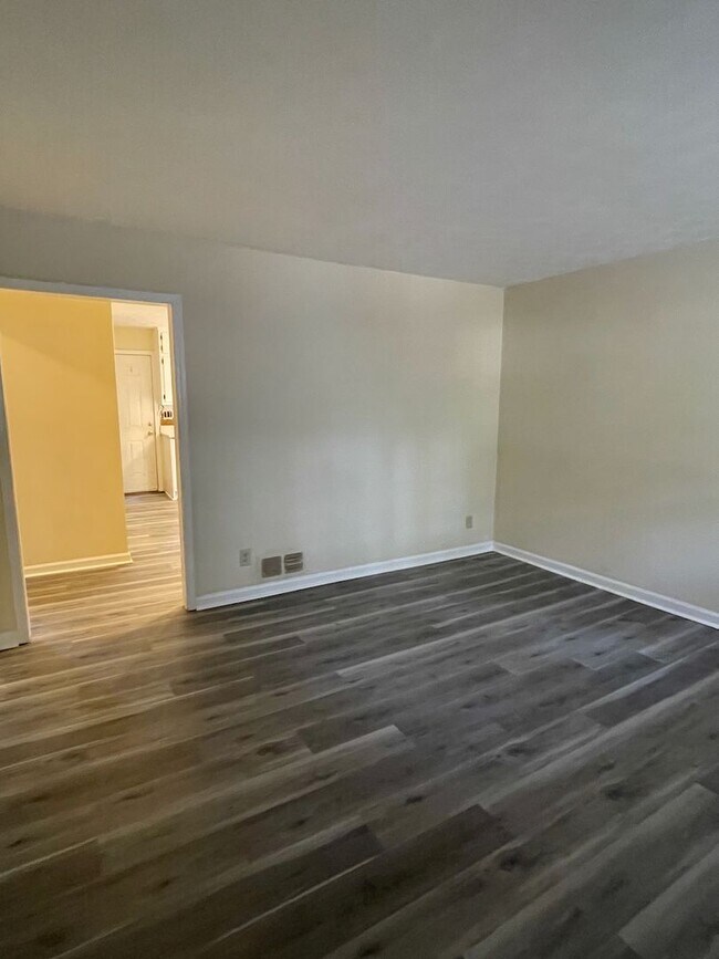 Photo - Valley Dale Ct Unit Valley Dale Ct - Apt B