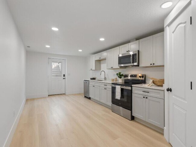 Photo - 636 N 1280 E