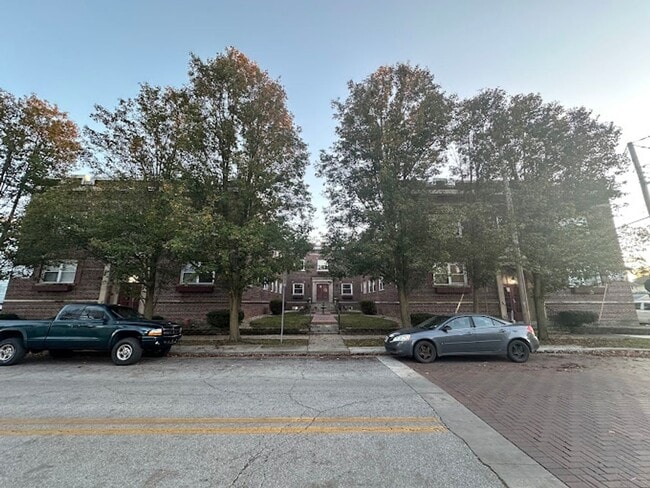 Walnut Manor