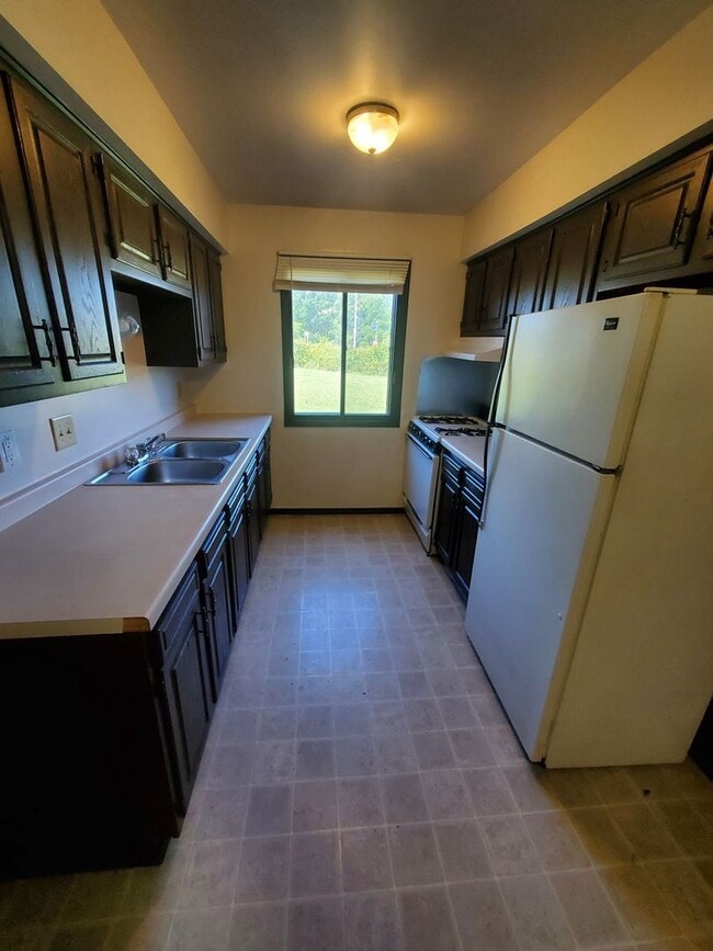 Photo - 10500 W Fond Du Lac Ave. (12 Unit)