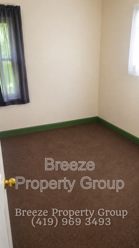 Photo - 1838 Duncan Rd
