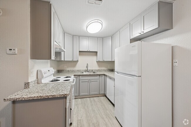 1BR, 1BA - 598SF - Kitchen