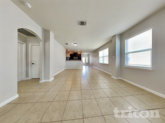 Photo - 1477 Treeta Trail