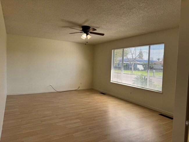 Photo - 6893 N Rowell Ave