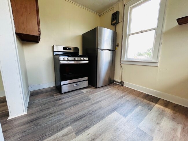 Photo - 619 Baker St Unit #2