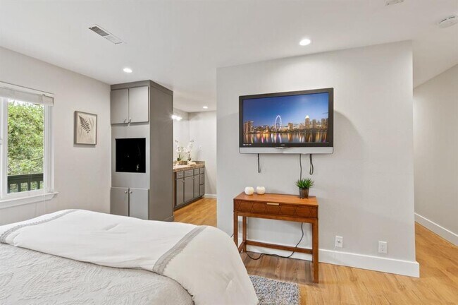 Photo - 30 Knollcrest Rd