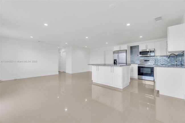 Photo - 5520 SW 91 Ave