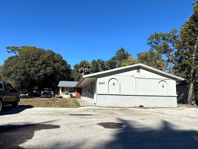 Photo - 2243-2247 South St Tri-Plex Unidad 2245 South St