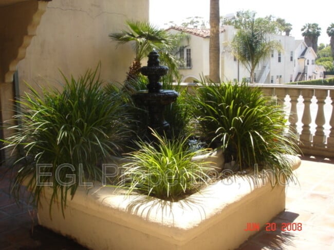 Photo - 1460 N Mansfield Ave Unit #308