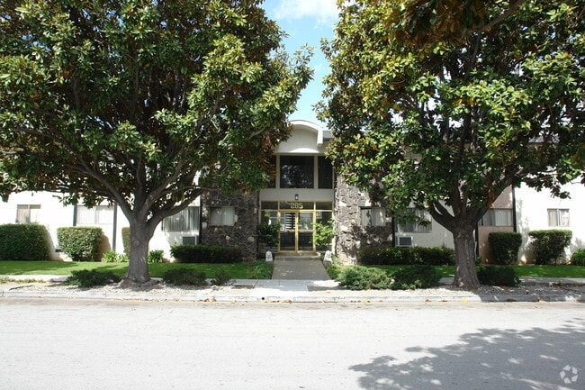 Photo - Florentine Villa Apartments
