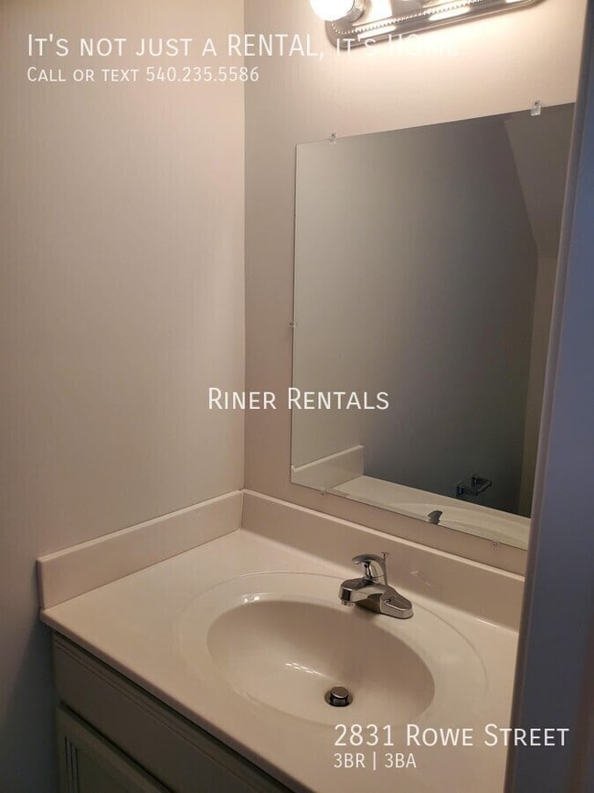 Photo - 2831 Rowe St