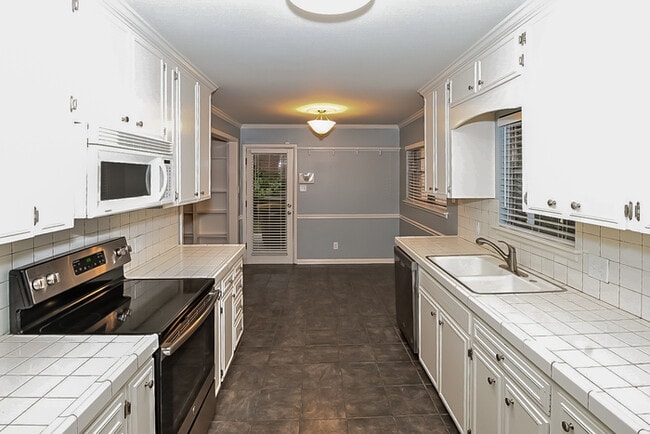 Photo - 808 Ridgecrest Dr